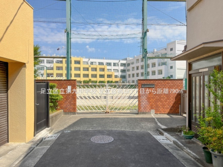 ���ӊ� ���w�Z 790m �����旧��㒆�w�Z