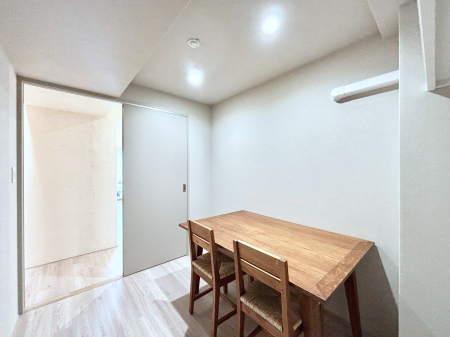 ���̑����� �i�`�������ȃt���[�����O�͂ǂ�ȃC���e���A�ɂ��}�b�`�B  