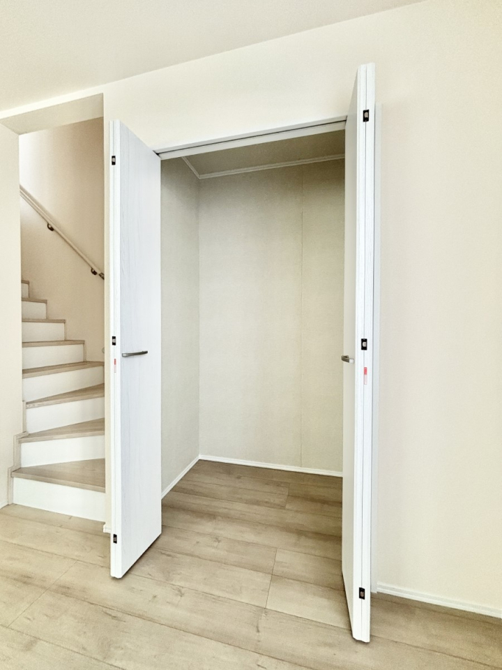 ���[ �����Ղ�̎��[�X�y�[�X�ŉ��K�ɕ�点���� 