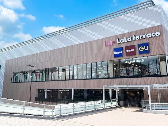 ���ӊ� �V���b�s���O�Z���^�[ 1200m ���e���X�k����