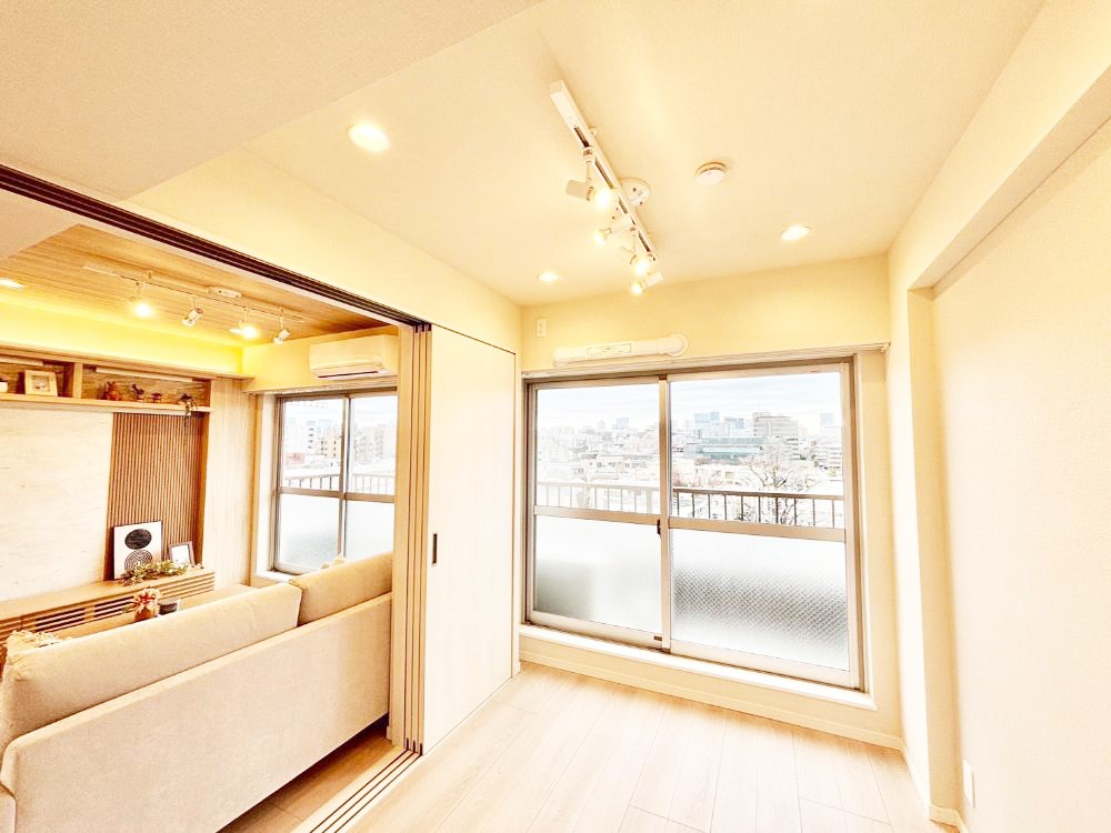 ���̑����� �o���R�j�[���J�������v���X���Ă����m��