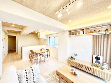 ���̑����� �Ƒ������R�ƏW�܂�e���̃X�y�[�X�ɂȂ肻��