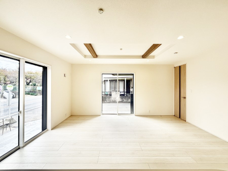 ���̑����� �Ƒ��̏Ί炪���R�Ɛ��܂�Ă���A����ȕ��͋C�̃_�C�j���O�Ɏd�オ���Ă��܂� 