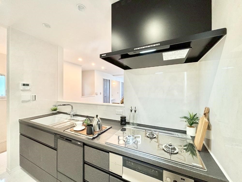 �L�b�`�� ��Ƃ肠��L�b�`���ł͂��Ƒ��Ɗy�������������ł��܂��B