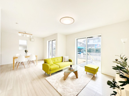 ���r���O �J��������L�X���r���O�͖��邢�z�������荞�ތe���̋�Ԃł��I