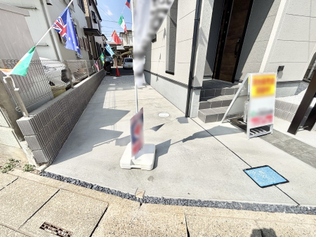  ����2��\�I�}�Ȃ��q�l�̒��ԂɁB�܂��A���Ƒ��̎��]�ԃX�y�[�X�Ƃ��Ă��劈��B