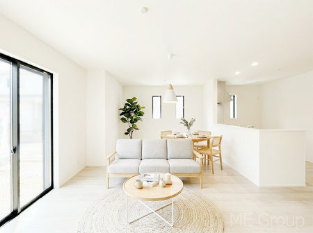 ���r���O �傫�ȑ����炽���Ղ�̗z���ƕ����������郊�r���O�@���Ƌ��CG�ł�  