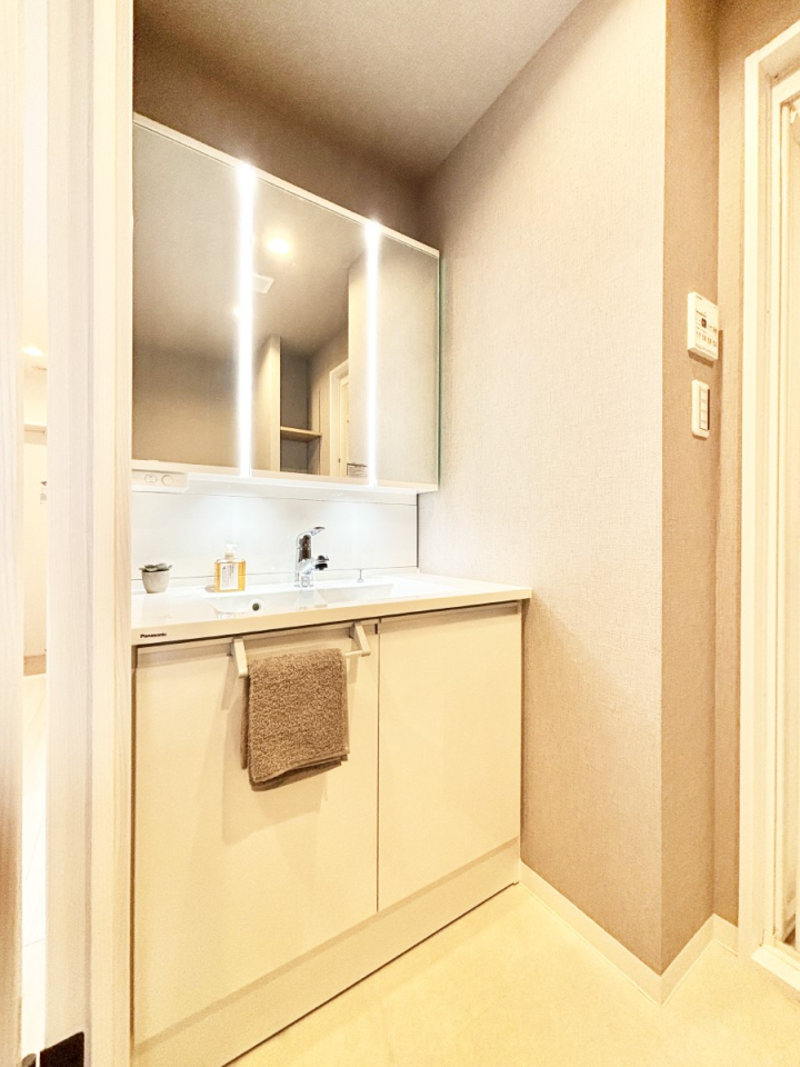 ���ʑ�E���ʏ� ���[�͂Ƌ@�\���ɗD�ꂽ���ʉ��ϑ�  