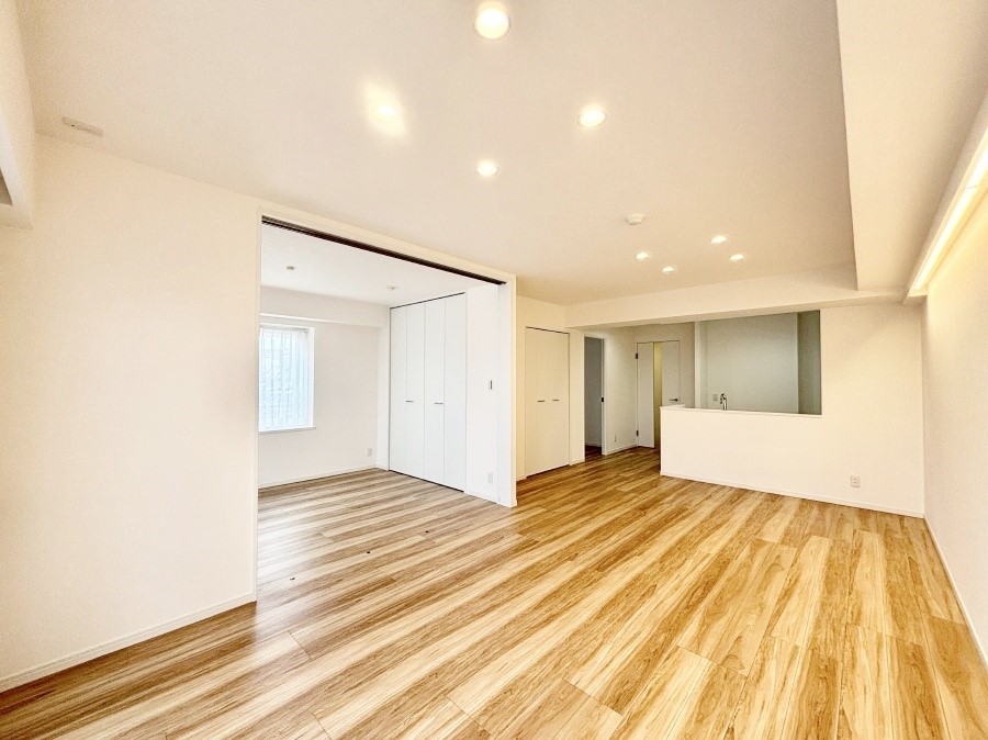 ���̑����� �אڂ̗m�����J������Ƃ���ɍL�X