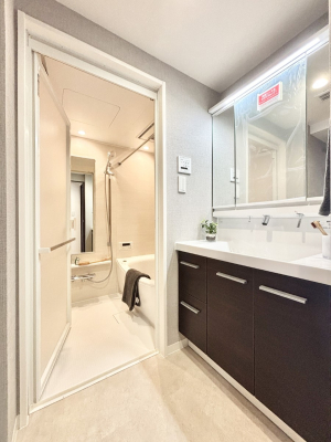 ���ʑ�E���ʏ� ������������ʉ��ώ��Œ��̐g�x�x�����K  