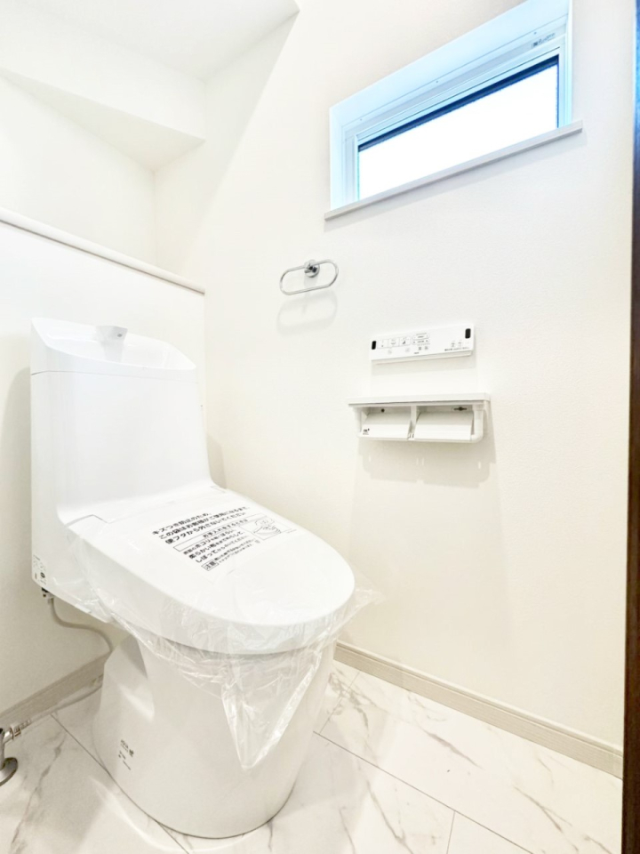 �g�C�� �g�C���͈��S�̂Q�ӏ��I���̃o�^�o�^������S�ł��B 