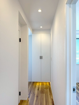 ���̑����� �����Ղ���[�ł���V���[�Y�{�b�N�X�ŉƑ��S���̌C���A���ւ�������B  