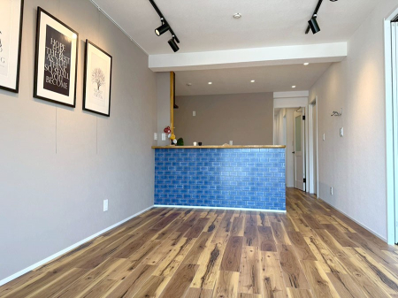 ���r���O �Ƒ������R�ƏW�܂�e���̃X�y�[�X�ɂȂ肻��  