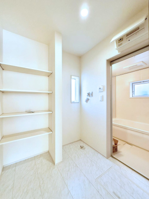 ���[ ���ʏ����[�͐�܂̃X�g�b�N��^�I���Ȃǂ̎��[�ɕ֗��ł��B