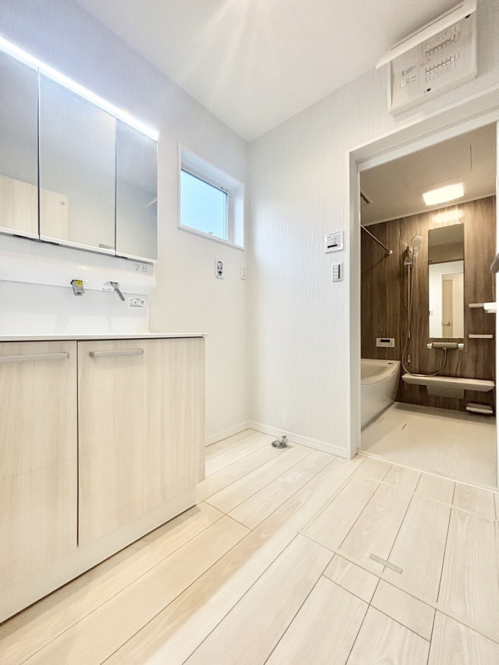 ���ʑ�E���ʏ� �������̂�����K��Ԃł��B�����̐g�x�x���C�����ǂ����g�������܂��B 