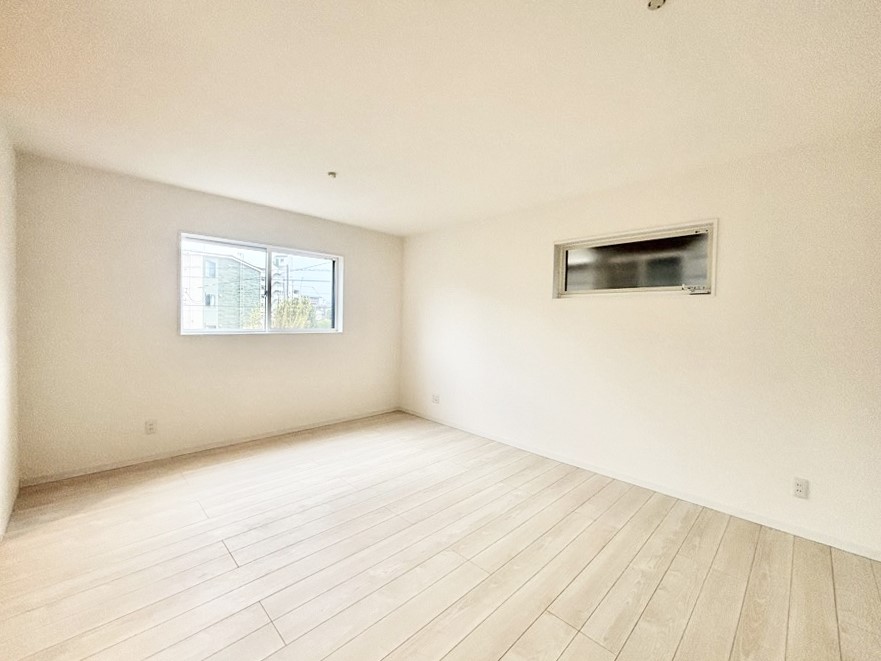 ���̑����� �Ƒ��̏Ί炪���R�Ɛ��܂�Ă���A����ȕ��͋C�̃_�C�j���O�Ɏd�オ���Ă��܂��B