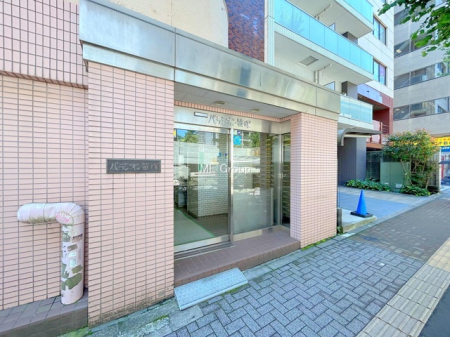 �G���g�����X -