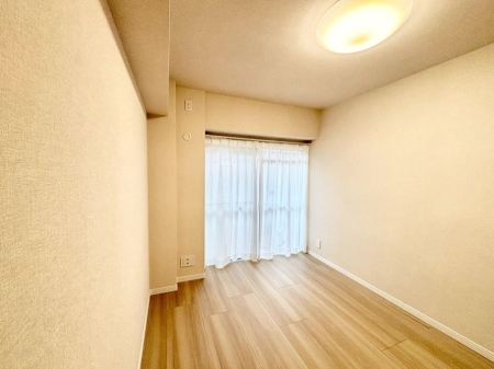 ���̑����� �o���R�j�[���J�������v���X���Ă����m��  