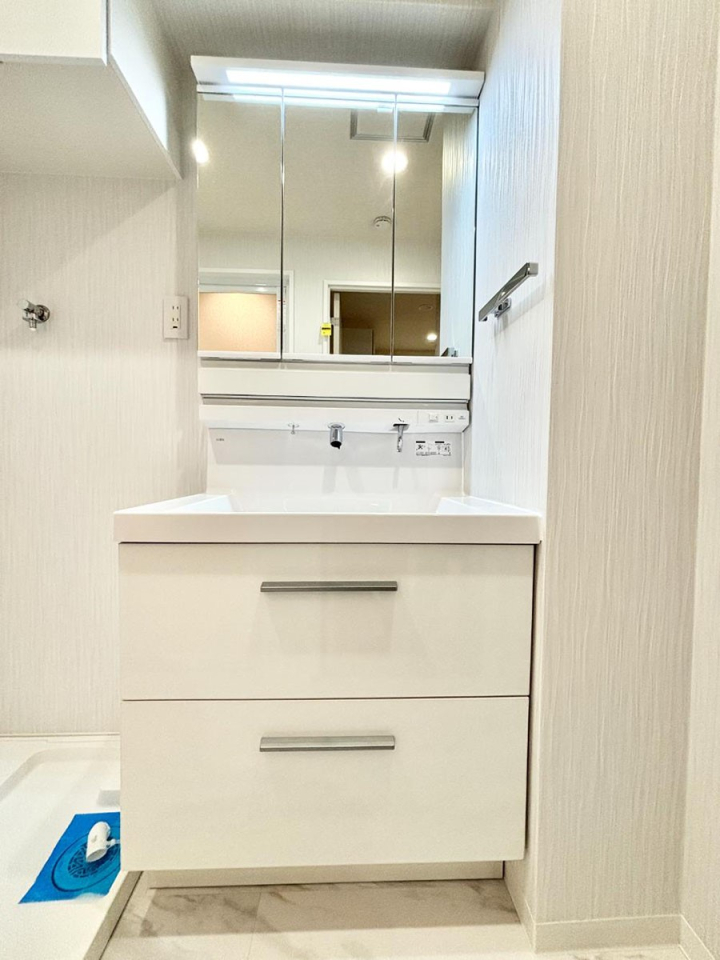 ���ʑ�E���ʏ� ������������ʉ��ώ��Œ��̐g�x�x�����K  