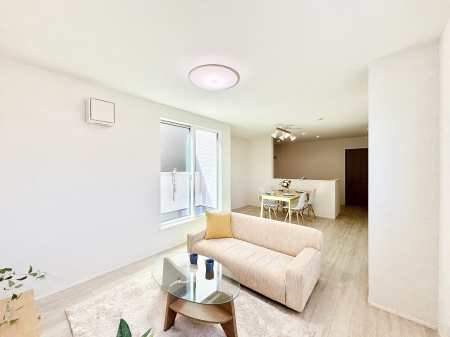 ���r���O ���Ƒ��̓��₩�Șb�����ŕ�܂�閾�邢���r���O�@