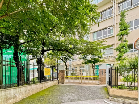 ���ӊ� ���w�Z 300m �L���旧����w�Z