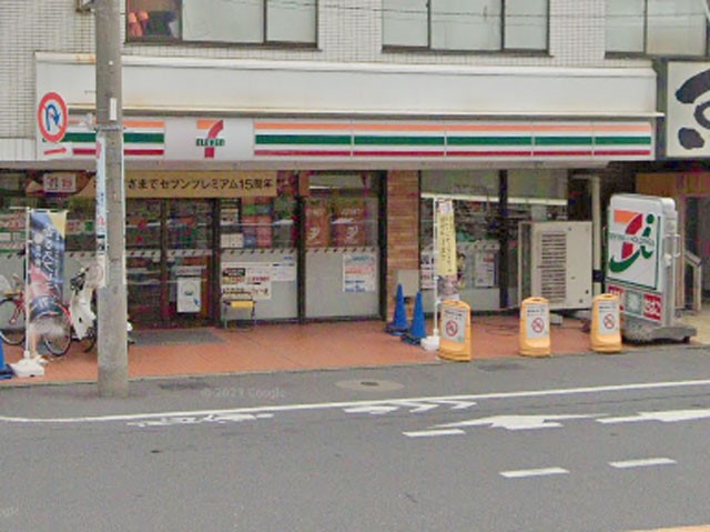 ���ӊ� �R���r�j 200m �Z�u��-�C���u����q�ʐ�w�O�X