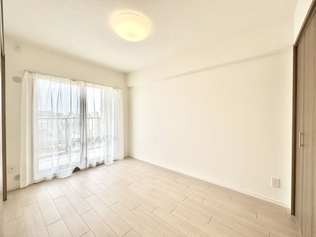 ���̑����� �o���R�j�[���J�������v���X���Ă����m��  