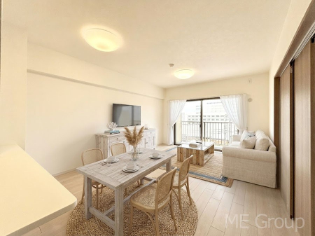 ���r���O �傫�ȑ����炽���Ղ�̗z���ƕ����������郊�r���O���Ƌ��CG�ł�  