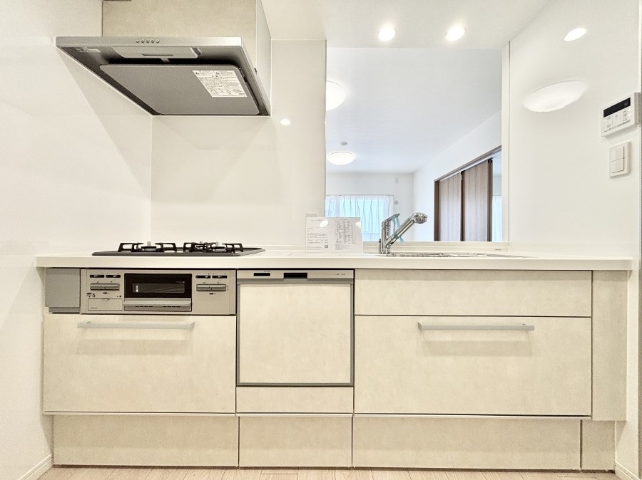 �L�b�`�� ���������Ȃ���ł����Ƒ��Ƃ̉�b���y���߂�ΖʃL�b�`��