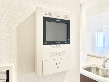 ���̑����� TV���j�^�[�t�C���^�[�t�H�����t���Ă��ăZ�L�����e�B�[��  