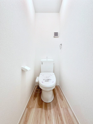 �g�C�� �g�C����1�K��2�K���ꂼ��ɔz�u����Ă��ĂƂĂ��֗��ł��B 