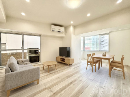 ���r���O ���R������荞�܂�A�Ƒ��c���̏ꏊ�𖾂邭���o�@���Ƌ��CG�ł�