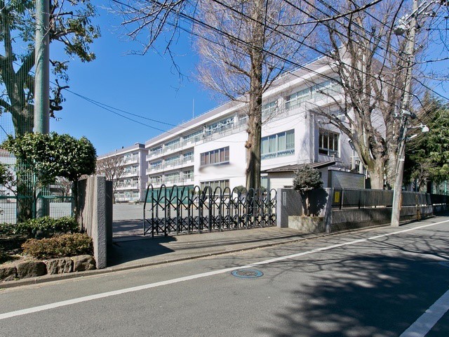 ���ӊ� ���w�Z 1570m ������s����񒆊w�Z