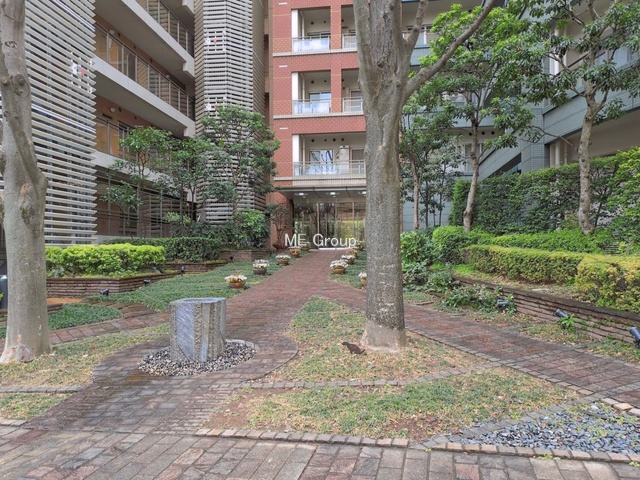 �G���g�����X -