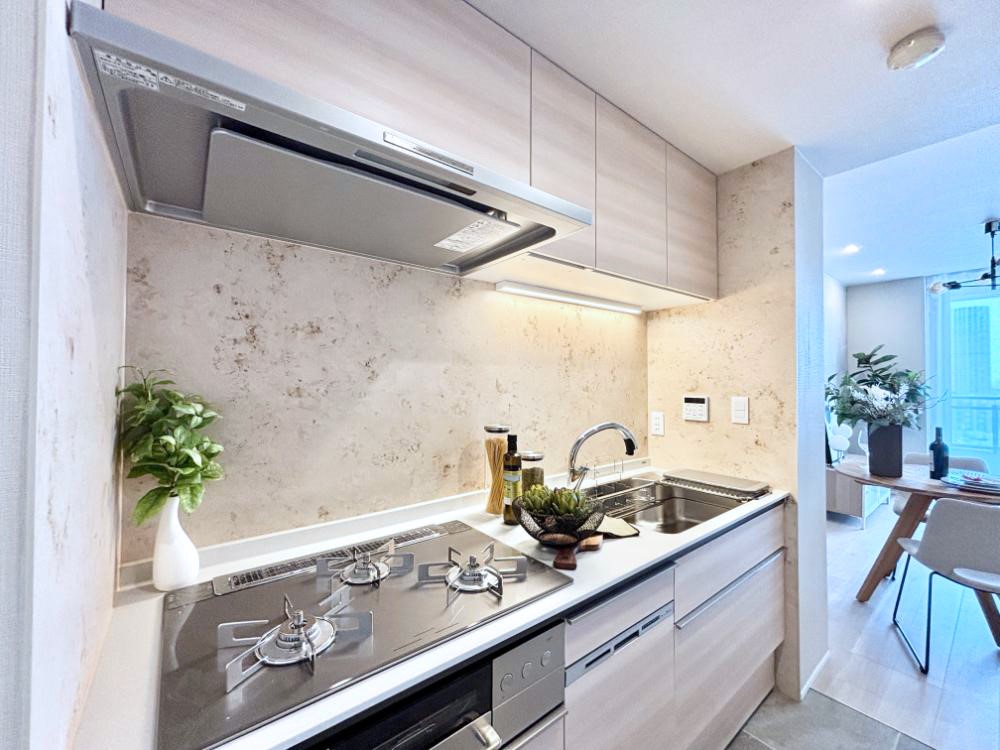 �L�b�`�� �������������I�ɁA�y�����I�V�X�e���L�b�`��