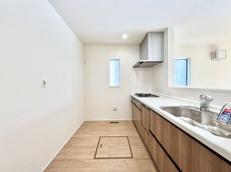 �L�b�`�� �u�₩�ȕ����ʂ蔲����L�b�`���B��������̂Ŗ��邭���C�ɂ��𗧂��܂��B