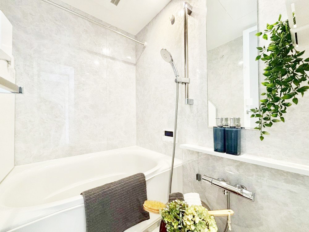 ���� ����̔�������Ă���閾�邢�������̂���o�X���[��