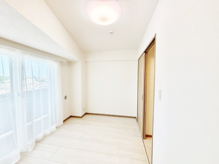 ���̑����� �o���R�j�[���J�������v���X���Ă����m��