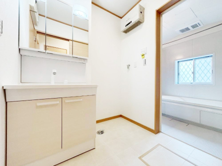 ���ʑ�E���ʏ� ������������ʉ��ώ��Œ��̐g�x�x�����K