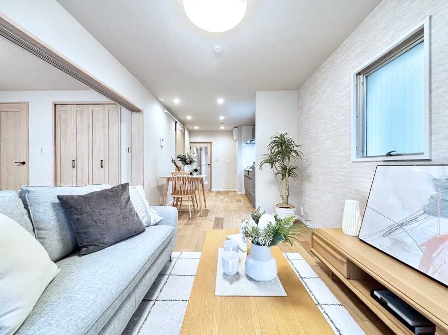 ���r���O ���Ƒ��̓��₩�Șb�����ŕ�܂�閾�邢���r���O  