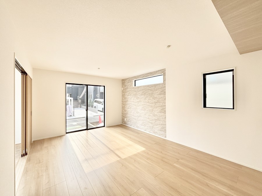 ���̑����� �Ƒ��̏Ί炪���R�Ɛ��܂�Ă���A����ȕ��͋C�̃_�C�j���O�Ɏd�オ���Ă��܂� 