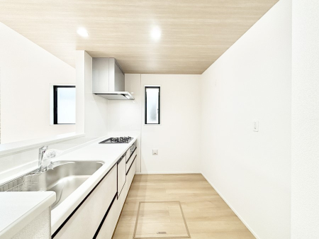 �L�b�`�� �u�₩�ȕ����ʂ蔲����L�b�`���B��������̂Ŗ��邭���C�ɂ��𗧂��܂��B