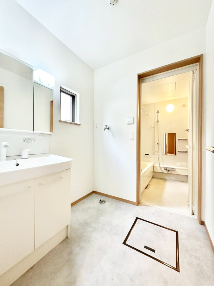 ���ʑ�E���ʏ� �������̂�����K��Ԃł��B�����̐g�x�x���C�����ǂ����g�������܂��B 