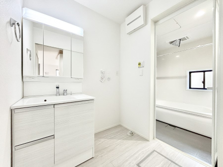 ���̑� �L�X�Ƃ�Ƃ�̂��郉���h���[�X�y�[�X�B  