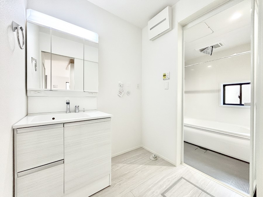 ���̑� �L�X�Ƃ�Ƃ�̂��郉���h���[�X�y�[�X�B  