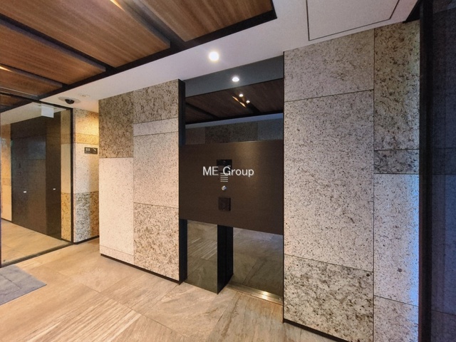 �G���g�����X -