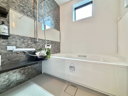 ���� ����̔�������Ă���閾�邢�������̂���o�X���[��