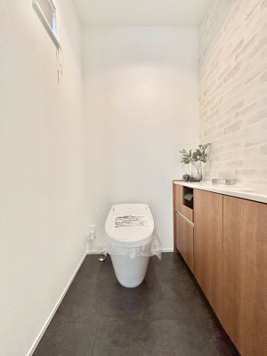 �g�C�� �g�C����1�K��2�K���ꂼ��ɔz�u����Ă��ĂƂĂ��֗��ł��B 