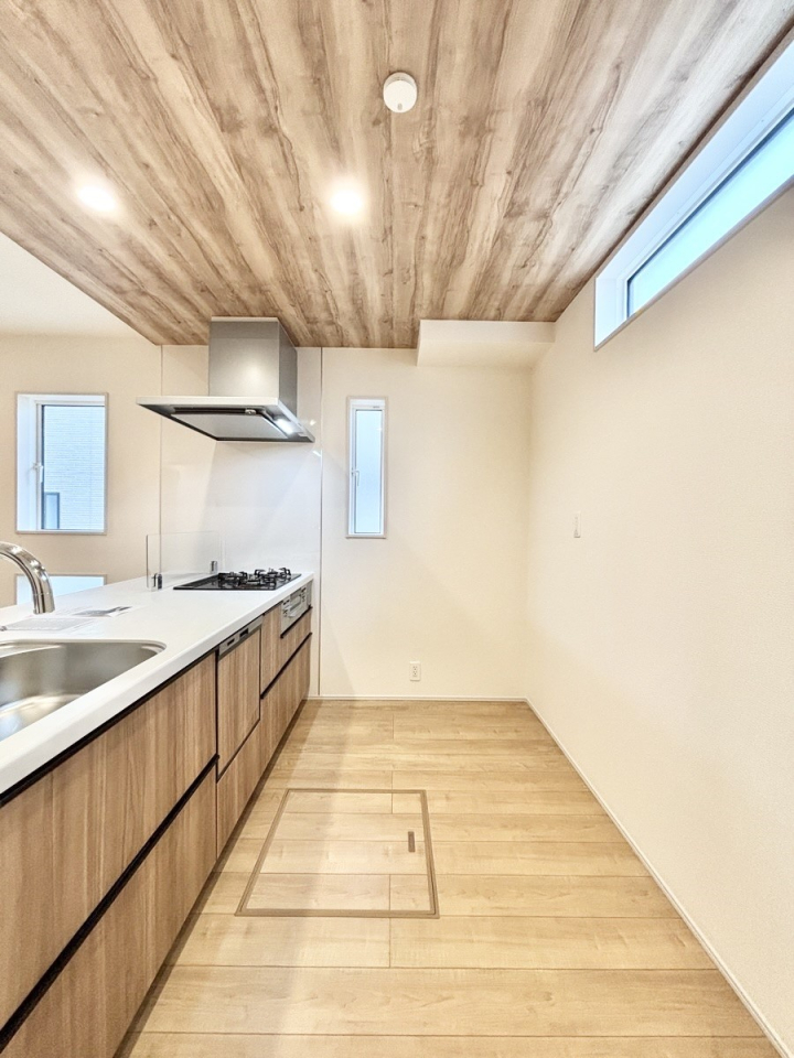 �L�b�`�� ��Ƃ肠��L�b�`���ł͂��Ƒ��Ɗy�������������ł��܂��B