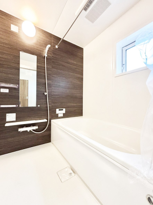 ���� ����̔�������Ă���閾�邢�������̂���o�X���[��